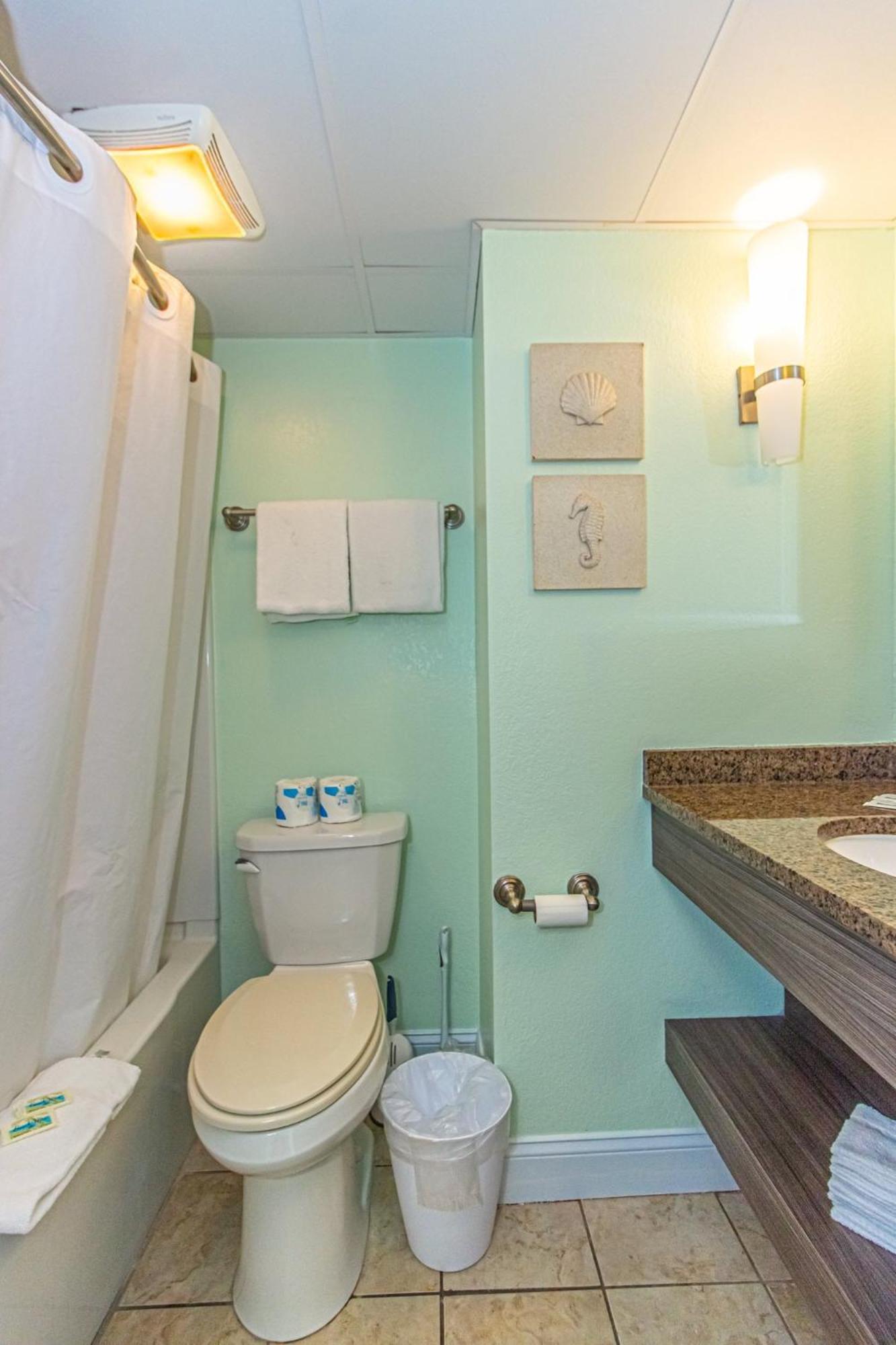 Oversized Ocean View Queen Suite With Beautiful Fireplace And Accents - Sleeps 4 Guests! 默特尔比奇 客房 照片